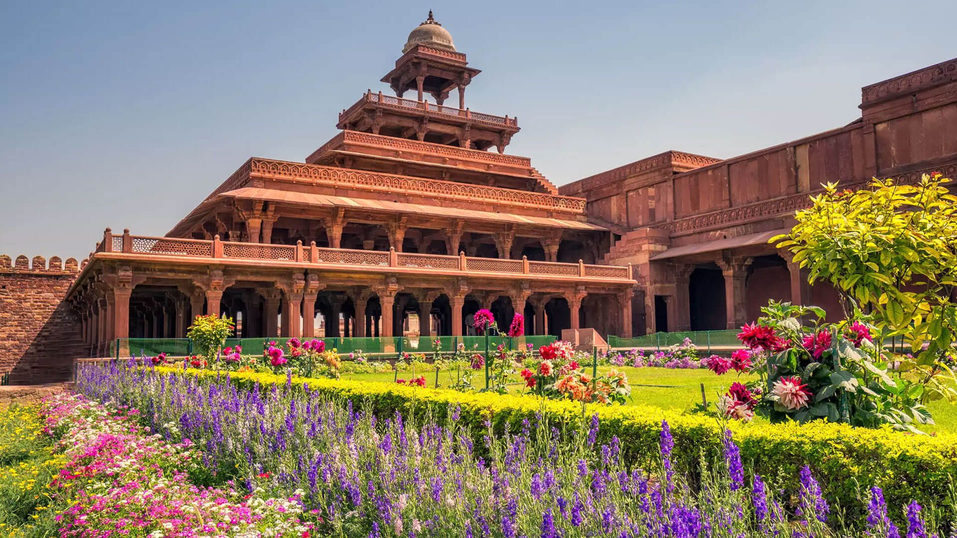 Fatehpur Sikri grand mosque and courtyard in sandstone